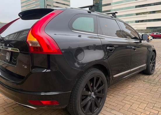 VOLVO-XC60-2.0 T6 INSCRIPTION TURBO GASOLINA 4P AUTOMÁTICO VOLVO-XC60-2015