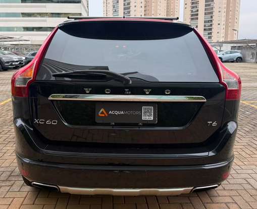 VOLVO-XC60-2015