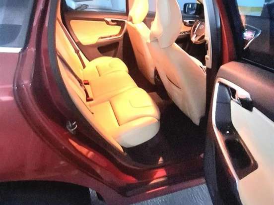 VOLVO-XC60-2.4 D5 KINETIC DIESEL AWD 4P AUTOMÁTICO VOLVO-XC60-2017
