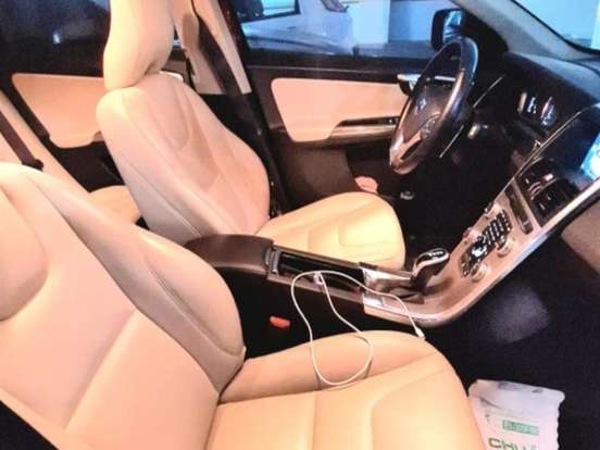 VOLVO-XC60-2.4 D5 KINETIC DIESEL AWD 4P AUTOMÁTICO VOLVO-XC60-2017