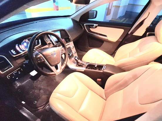 VOLVO-XC60-2.4 D5 KINETIC DIESEL AWD 4P AUTOMÁTICO VOLVO-XC60-2017