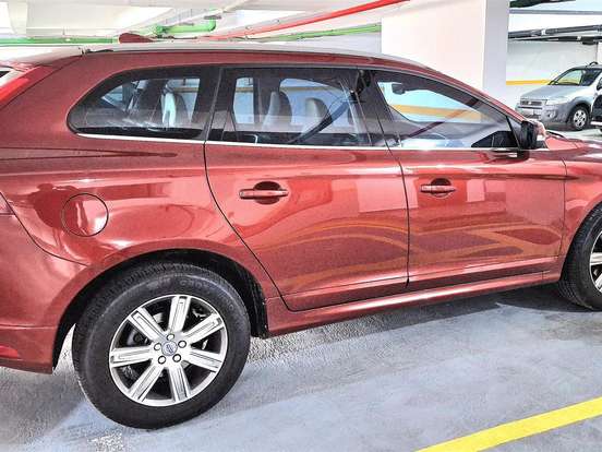 VOLVO-XC60-2.4 D5 KINETIC DIESEL AWD 4P AUTOMÁTICO VOLVO-XC60-2017