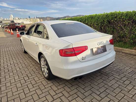 AUDI-A4-2.0 TFSI AMBIENTE 183CV GASOLINA 4P MULTITRONIC AUDI-A4-2013