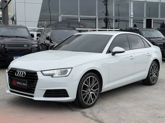AUDI A4 2.0 TFSI AMBIENTE GASOLINA 4P S TRONIC