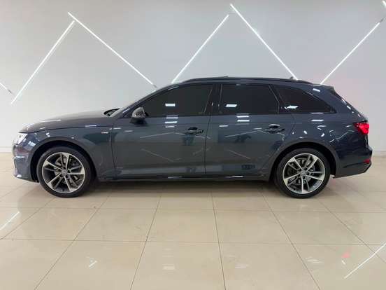 AUDI-A4-2019