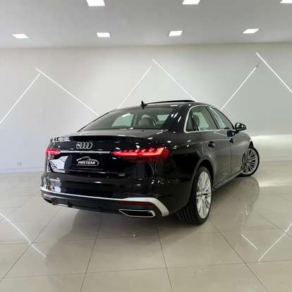 AUDI-A4-2022