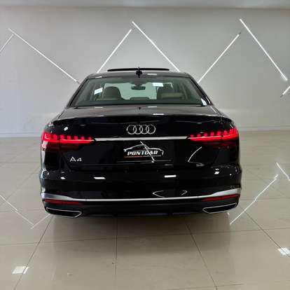 AUDI-A4-2022