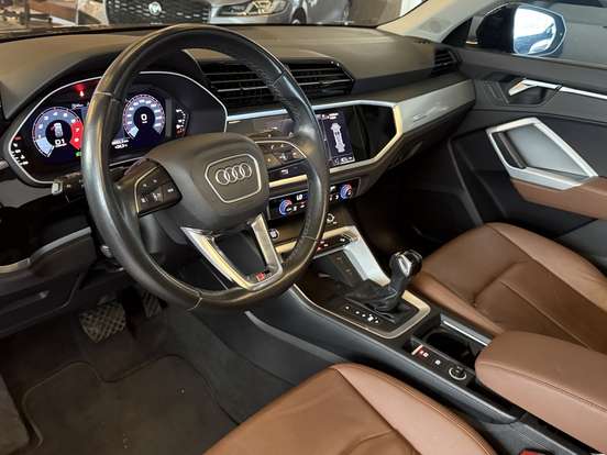 AUDI-Q3-2021