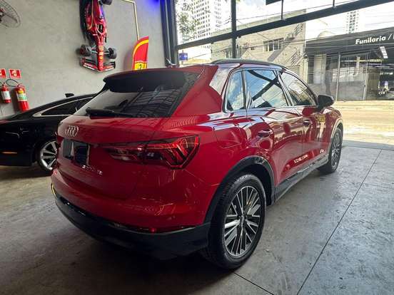 AUDI-Q3-2019