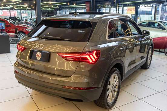 AUDI-Q3-2020