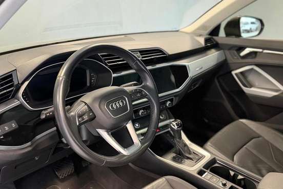 AUDI-Q3-2020
