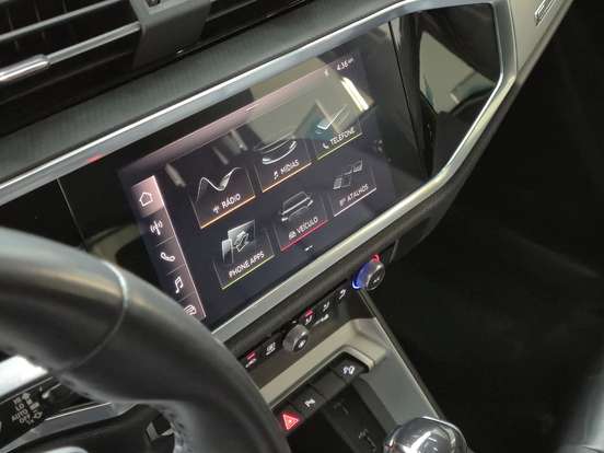 AUDI-Q3-2020