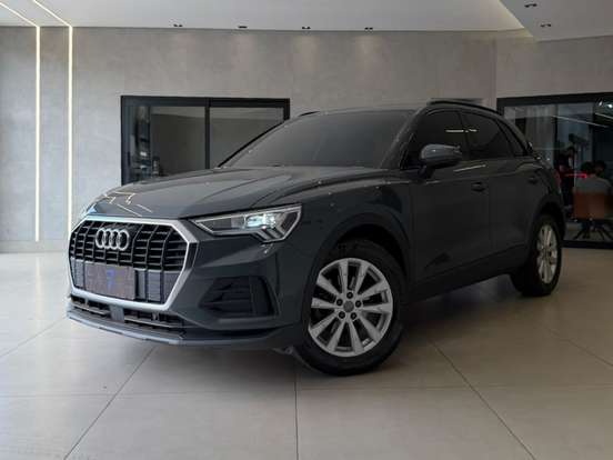AUDI-Q3-2019