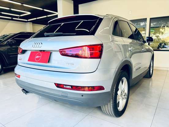 AUDI-Q3-2018