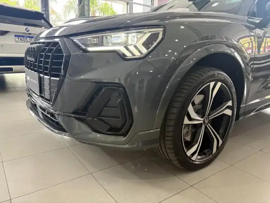 AUDI-Q3-2.0 40 TFSI GASOLINA PERFORMANCE BLACK PLUS QUATTRO TIPTRONIC AUDI-Q3-2024
