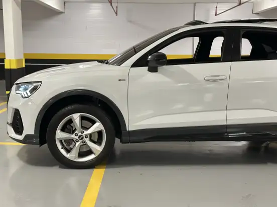 AUDI-Q3-2022
