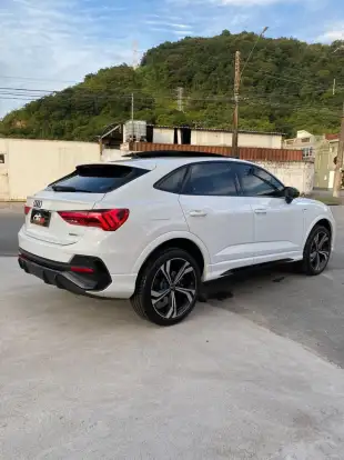 AUDI-Q3-2024