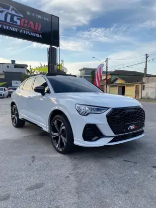 AUDI-Q3-2024