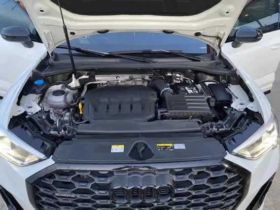AUDI-Q3-2024