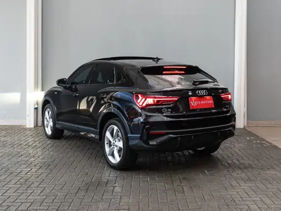 AUDI-Q3-2022
