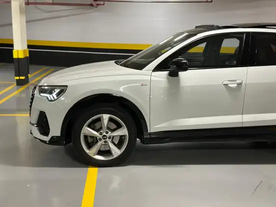 AUDI-Q3-2022