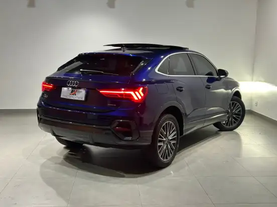 AUDI-Q3-2023