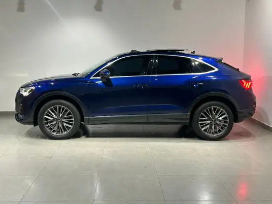AUDI-Q3-2023