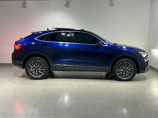 AUDI-Q3-2023