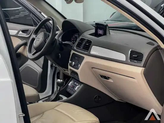 AUDI-Q3-2013