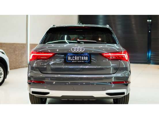 AUDI-Q3-2022