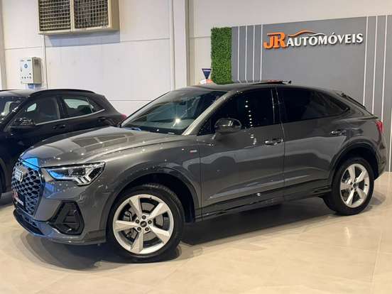 AUDI-Q3-2023