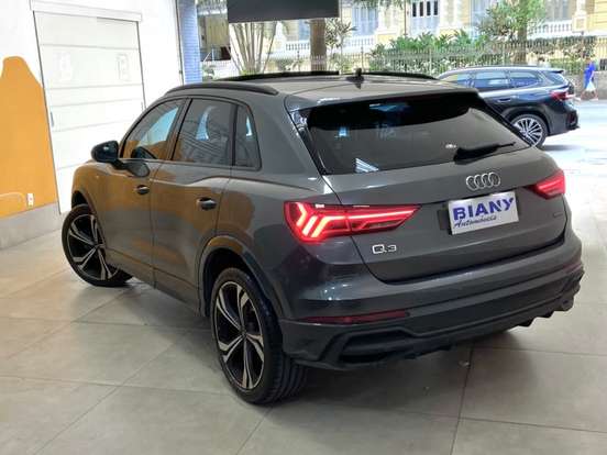 AUDI-Q3-2023