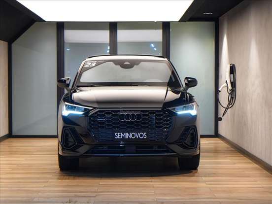 AUDI-Q3-2022