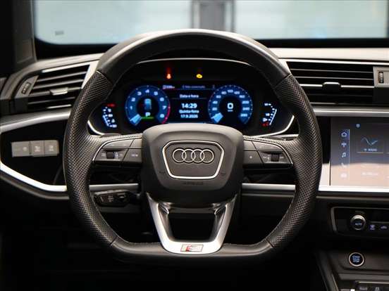 AUDI-Q3-2022