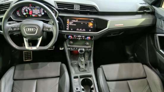AUDI-Q3-2024