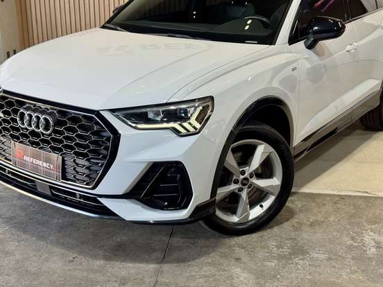 AUDI-Q3-2022