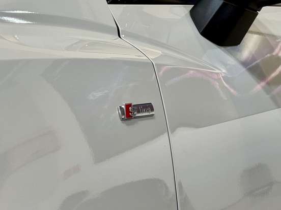 AUDI-Q3-2022