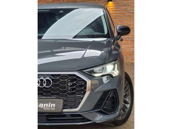 AUDI-Q3-2023