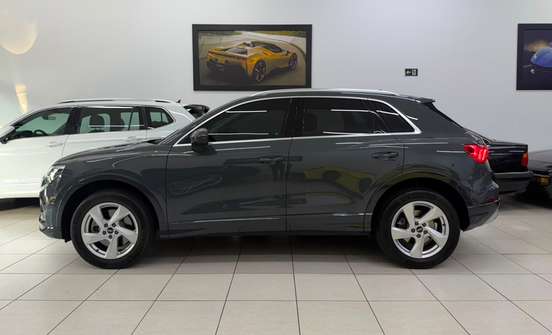 AUDI-Q3-2022
