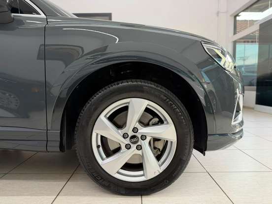 AUDI-Q3-2022