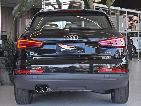 AUDI-Q3-2017