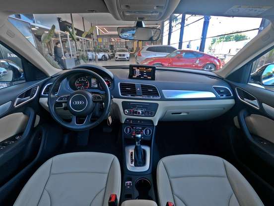 AUDI-Q3-2017