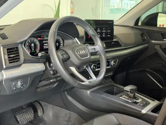 AUDI-Q5-2022