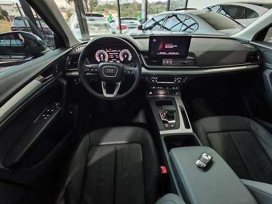 AUDI-Q5-2023