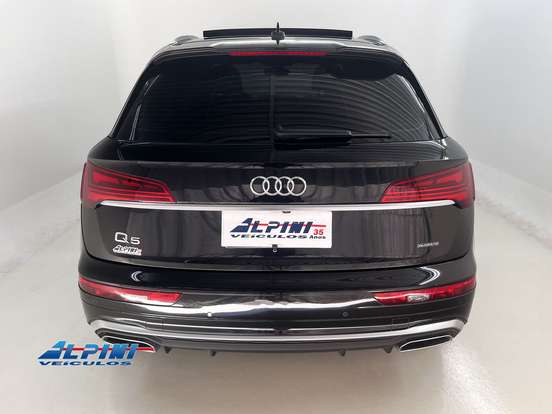 AUDI-Q5-2021