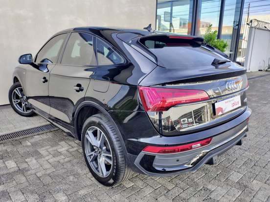 AUDI-Q5-2022