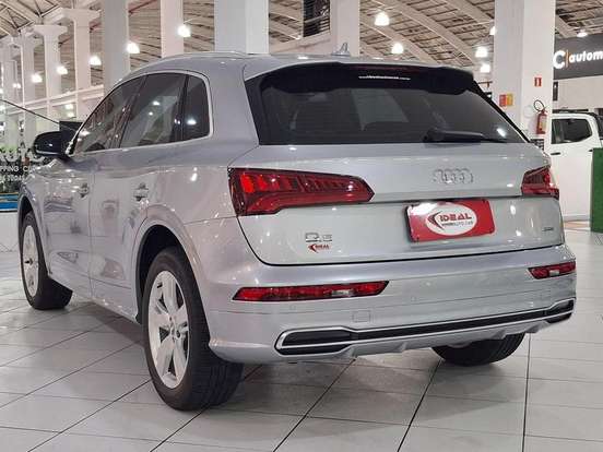 AUDI-Q5-2020