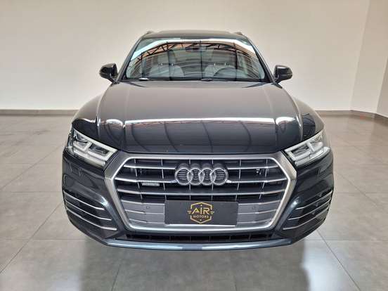 AUDI-Q5-2020