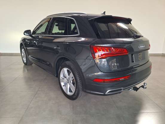 AUDI-Q5-2020