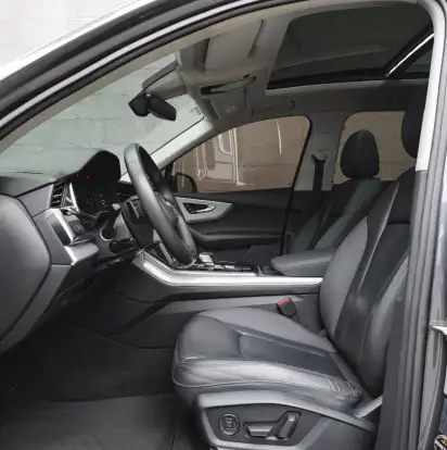 AUDI-Q7-2021
